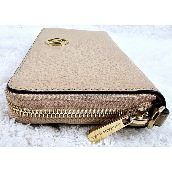 MICHAEL KORS Taupe Pebble Leather Jet Set Travel Zip Around Wallet Wristlet - Picture 6 of 16